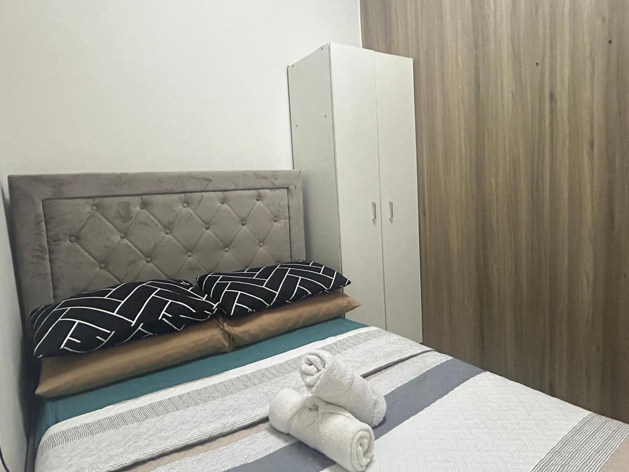 2Br Coast Residences Manila Exteriör bild