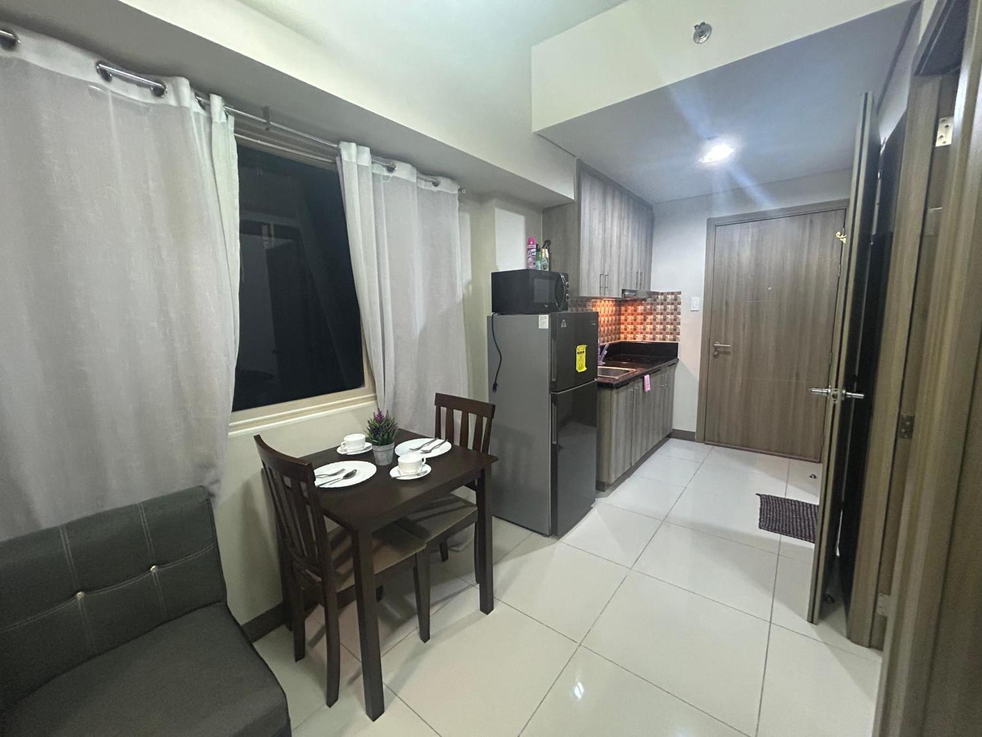 2Br Coast Residences Manila Exteriör bild